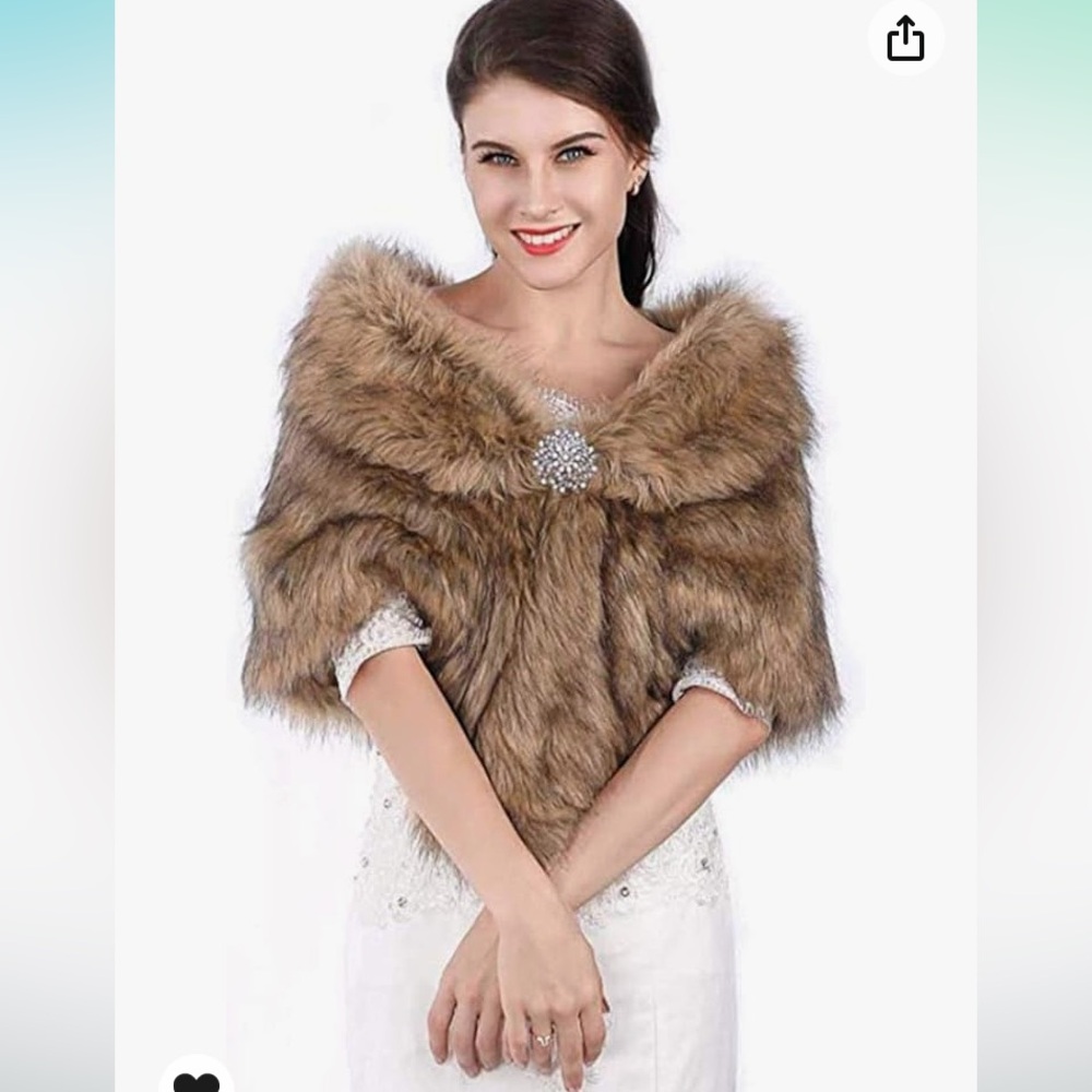 👰🏼‍♀️WEDDING faux fur shawl with JEWEL clip